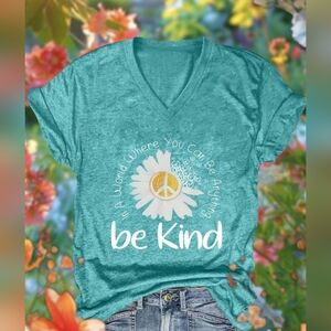 NEW Women's Teal "Be  Kind" Short sleeve Vneck Large Tshirt
